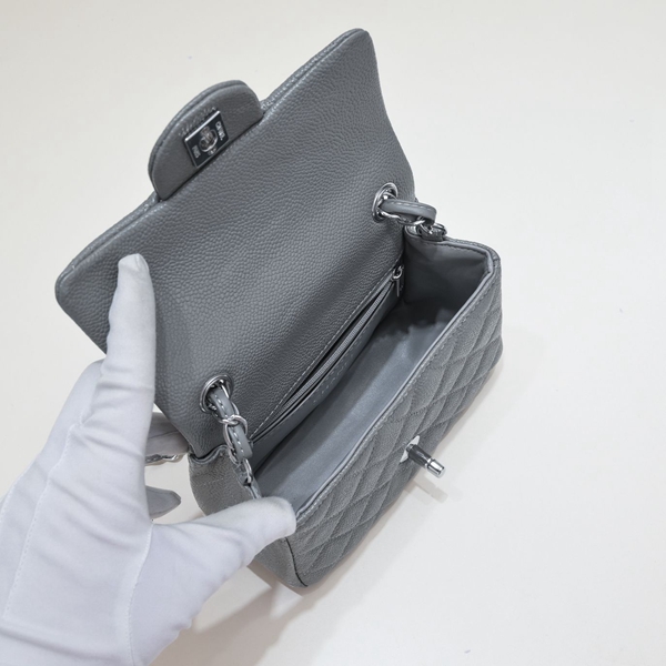 シャネルバッグ着用イメージ